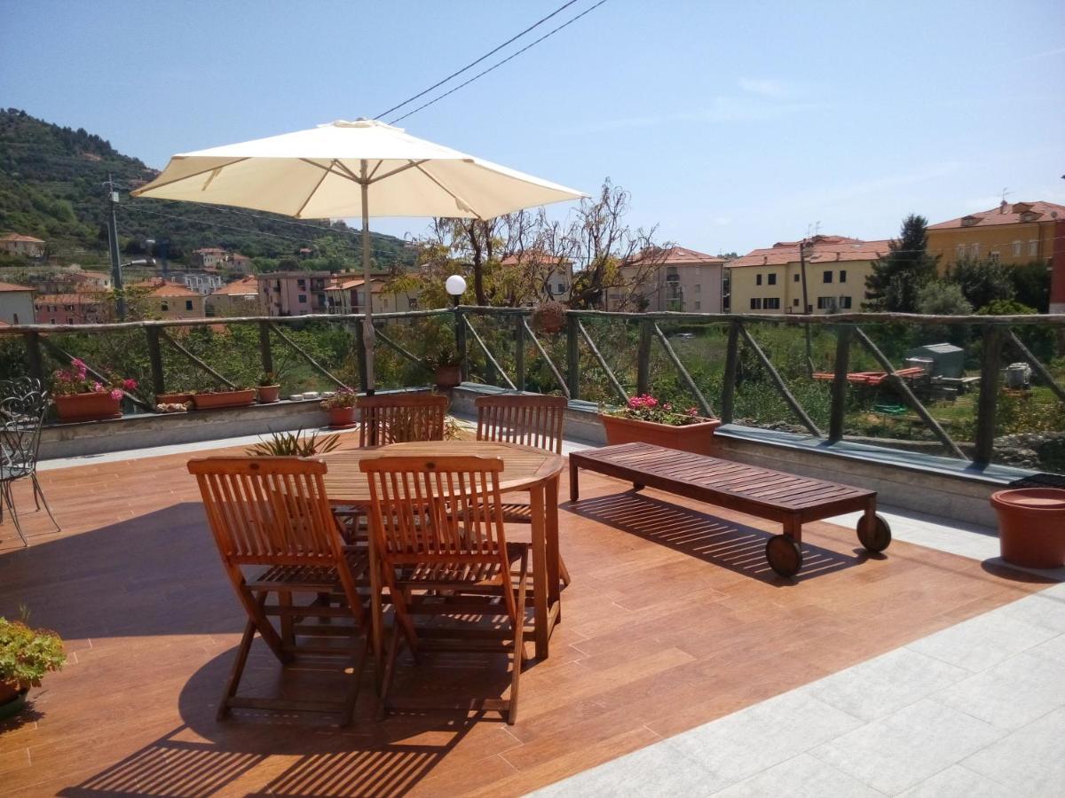 Casa Papaveri Rossi Finale Ligure Exterior photo
